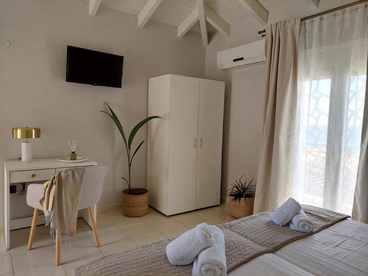 Nikkos Apartments Skala  エクステリア 写真