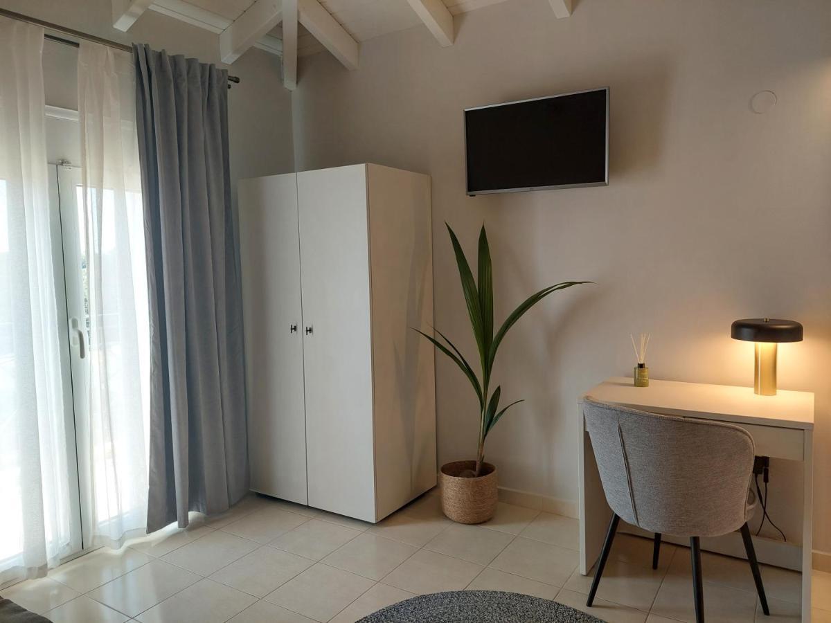 Nikkos Apartments Skala  エクステリア 写真