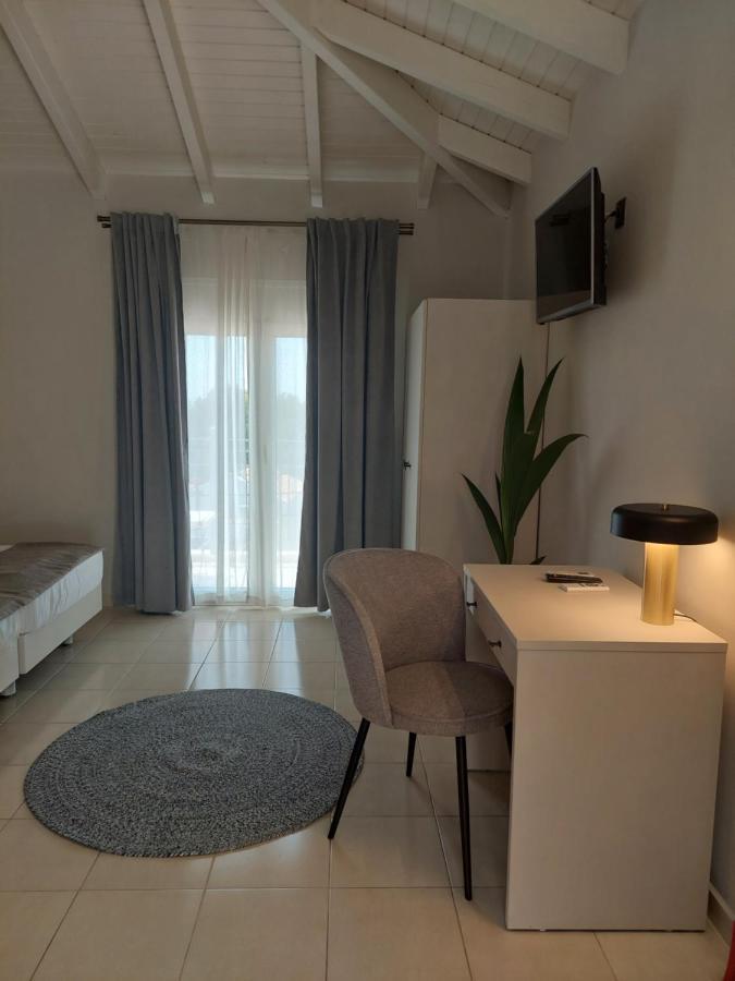 Nikkos Apartments Skala  エクステリア 写真