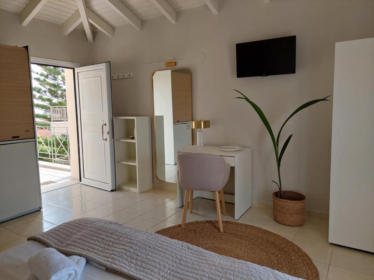 Nikkos Apartments Skala  エクステリア 写真